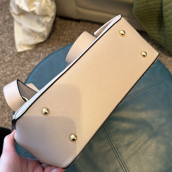 Carpak Kaya 15” laptop backpack in Stone - Picture 3 of 9